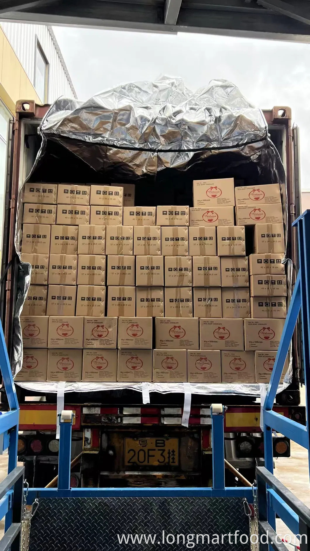 Crunchy Wafer Ball Milk Chocolate with Peanut/Crispy Rice/Cookie Packed in Heart Box